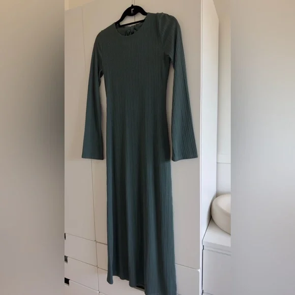 Reformation Green Long Sleeve Midi Dress - Picture 5 of 10